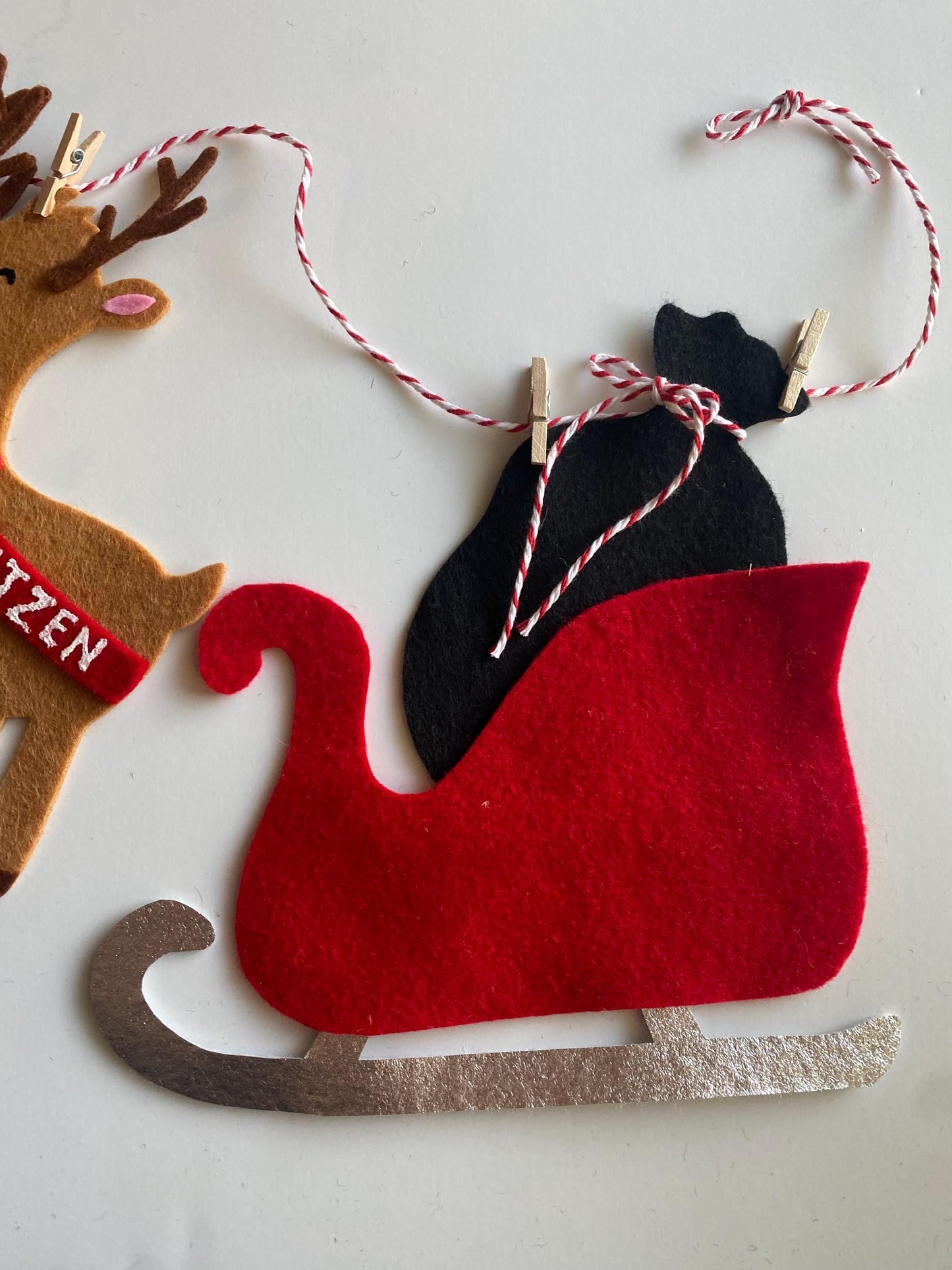 Reindeer and Santa’s Sleigh Bunting, Christmas Holiday Garland, Rudolph, Dasher, and Dancer Banner for Fireplace Mantel Home Decoration