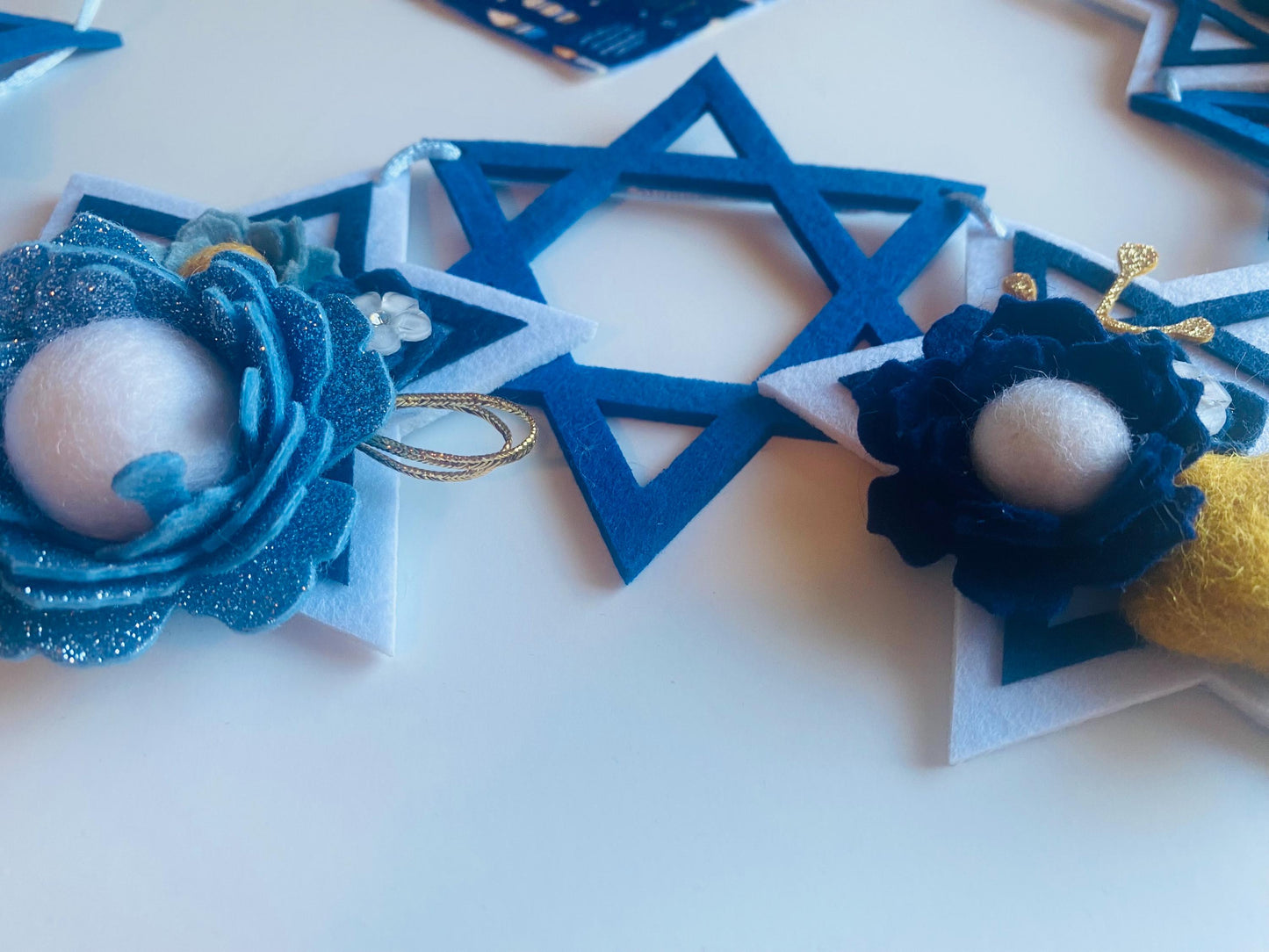 Hanukkah Star Felt Banner, Blue and Gold Felt Flower Garland, Jewish Religious Bunting, Wall Hanging Holiday Home Decoration