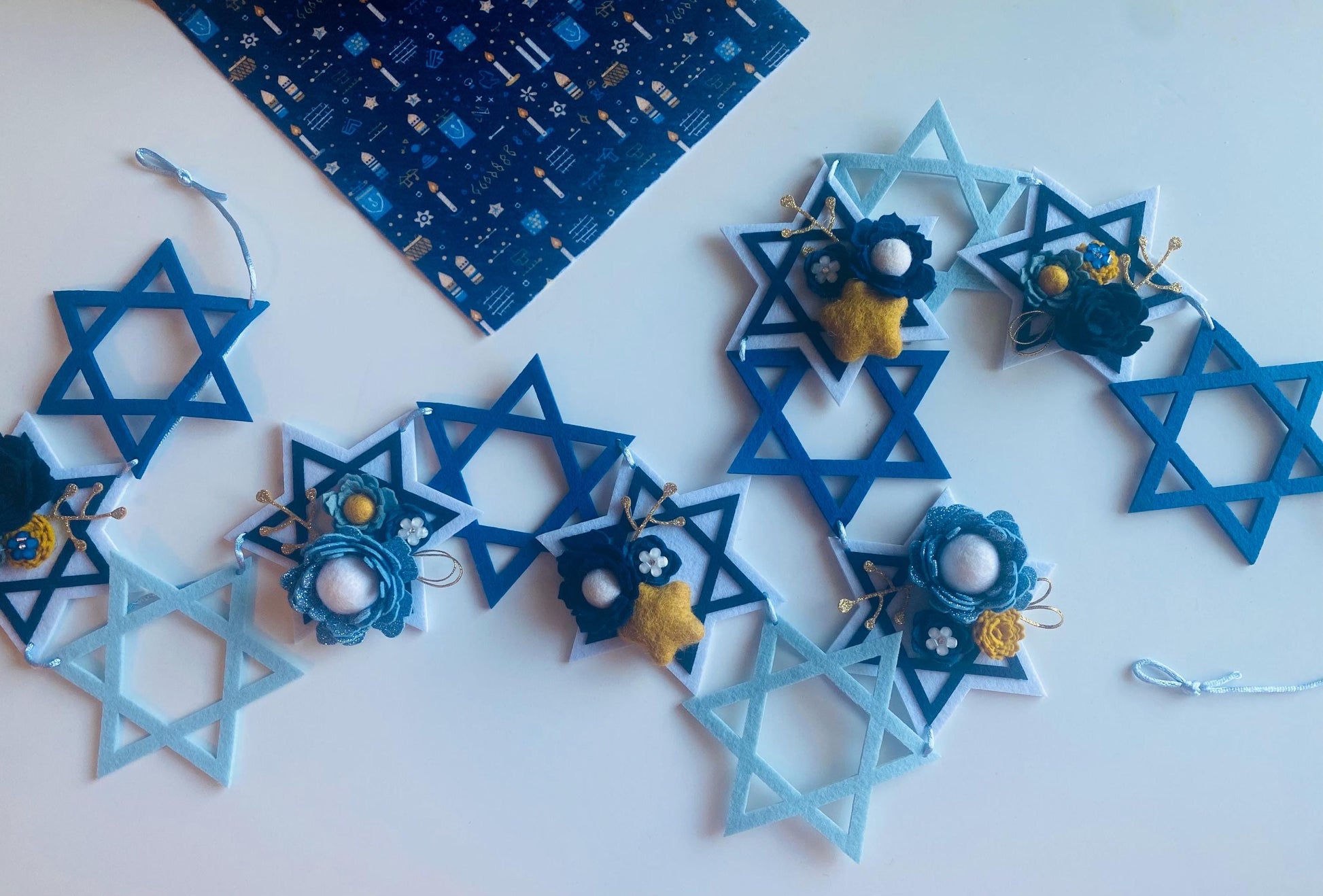 Hanukkah Star Felt Banner, Blue and Gold Felt Flower Garland, Jewish Religious Bunting, Wall Hanging Holiday Home Decoration