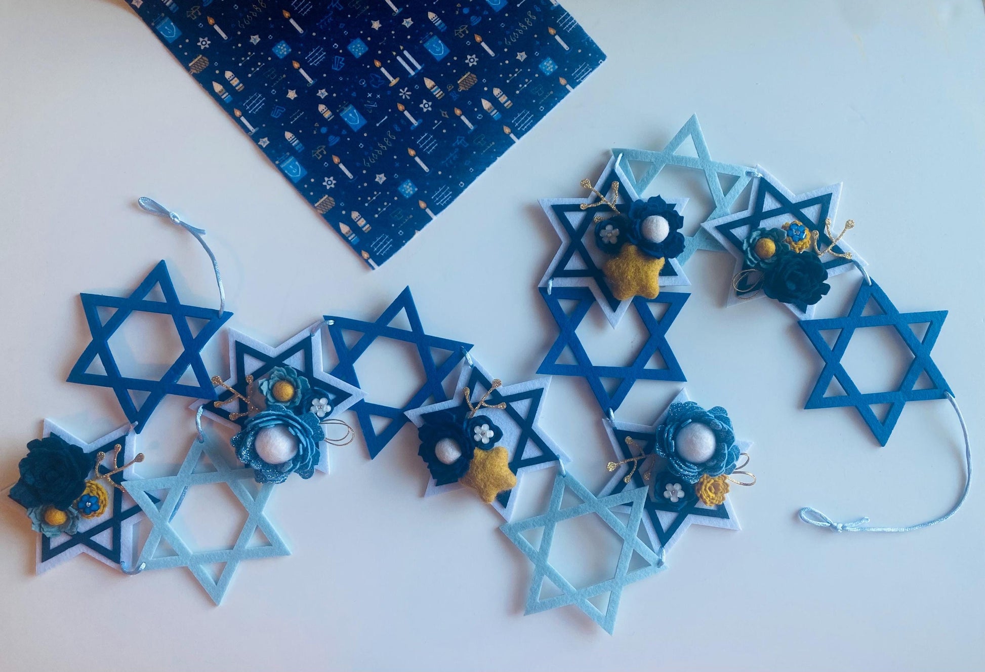 Hanukkah Star Felt Banner, Blue and Gold Felt Flower Garland, Jewish Religious Bunting, Wall Hanging Holiday Home Decoration