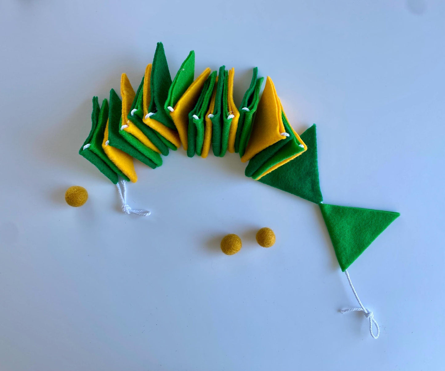 Triangle Bunting, St Patrick’s Day Green and Yellow Triangle Flag Garland, Mardi Gras Bunting, 6 feet long Felt Mantel Swag