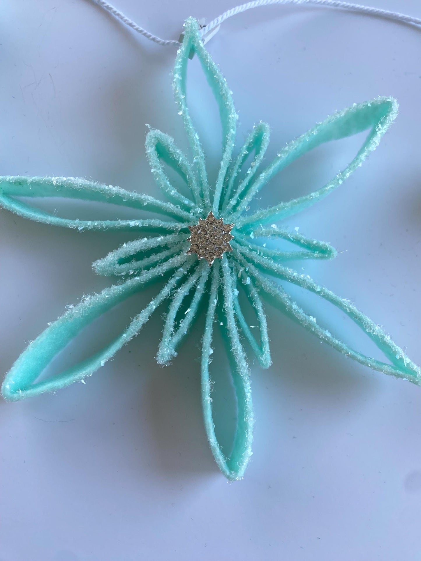 Sparkly Felt Snowflake Garland, Quilling Style Felt Snowflake Banner, Wall Hanging Decoration with Glitter for Winter