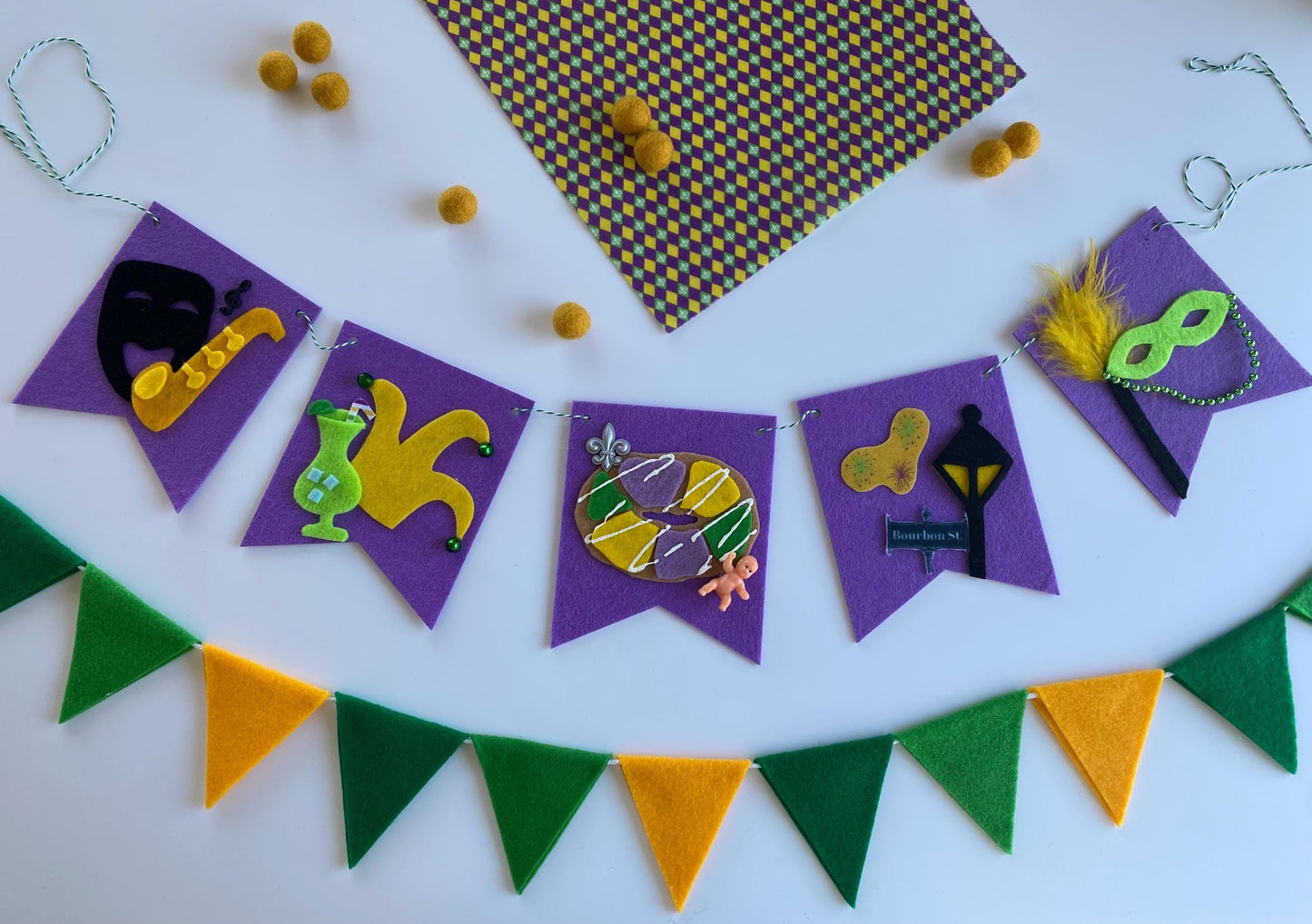 Triangle Bunting, St Patrick’s Day Green and Yellow Triangle Flag Garland, Mardi Gras Bunting, 6 feet long Felt Mantel Swag