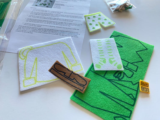 Leprechaun Clothesline Banner Craft Kit, Laundry Line Do-It-Yourself Garland, St. Patrick’s Day DIY Felt Bunting Craft Set, Ladies DIY Party