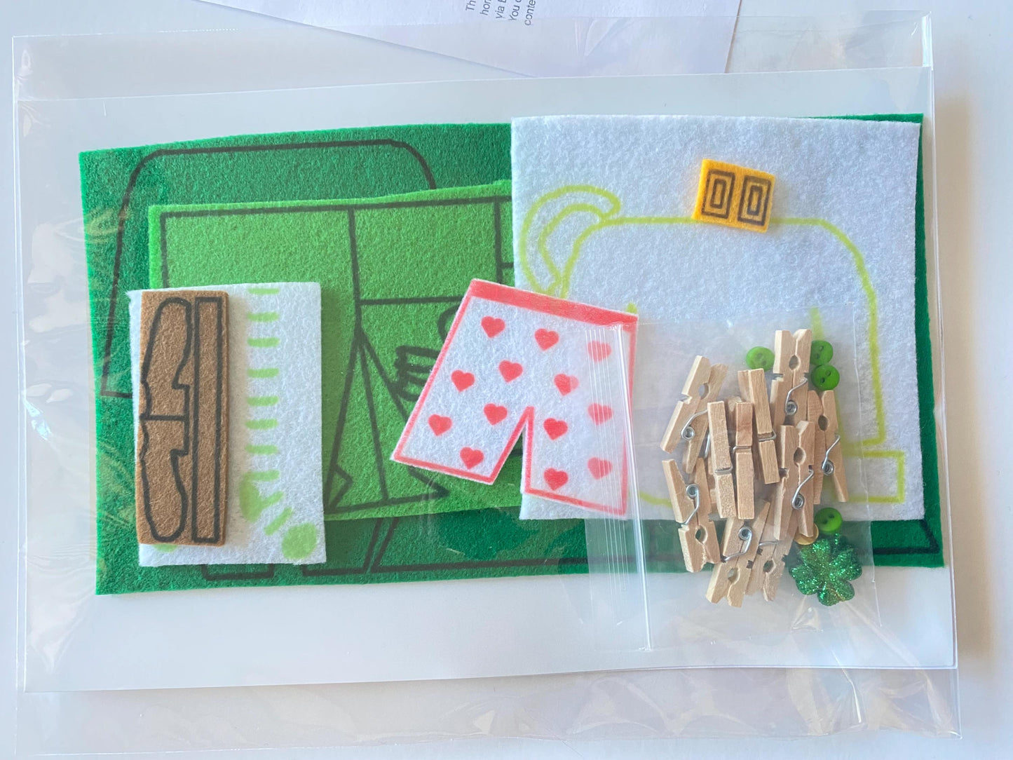 Leprechaun Clothesline Banner Craft Kit, Laundry Line Do-It-Yourself Garland, St. Patrick’s Day DIY Felt Bunting Craft Set, Ladies DIY Party