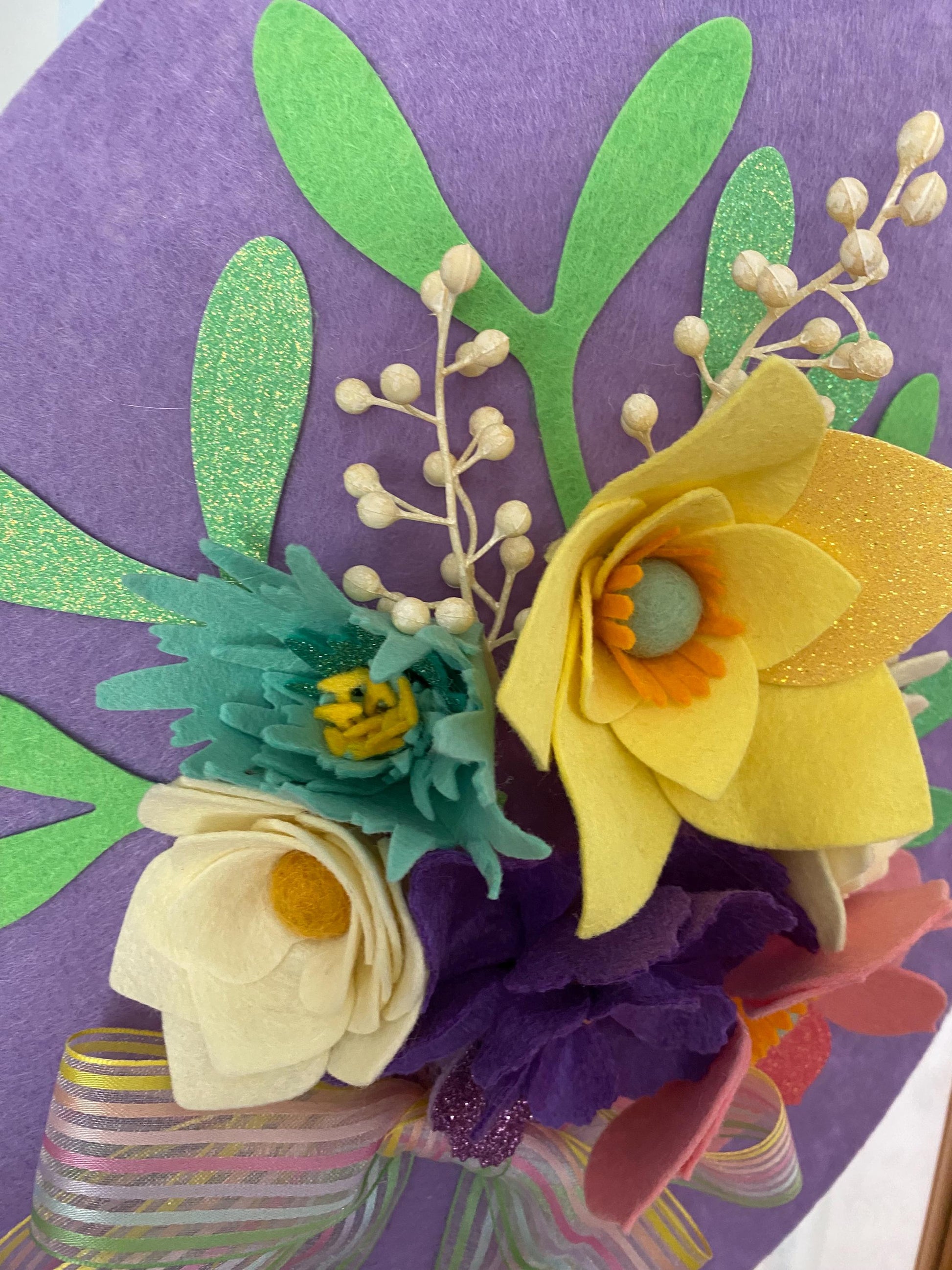 Felt Flower Egg Door Hanger, Easter Egg Wall Hanging with Bow and Florals for Spring Home Decoration