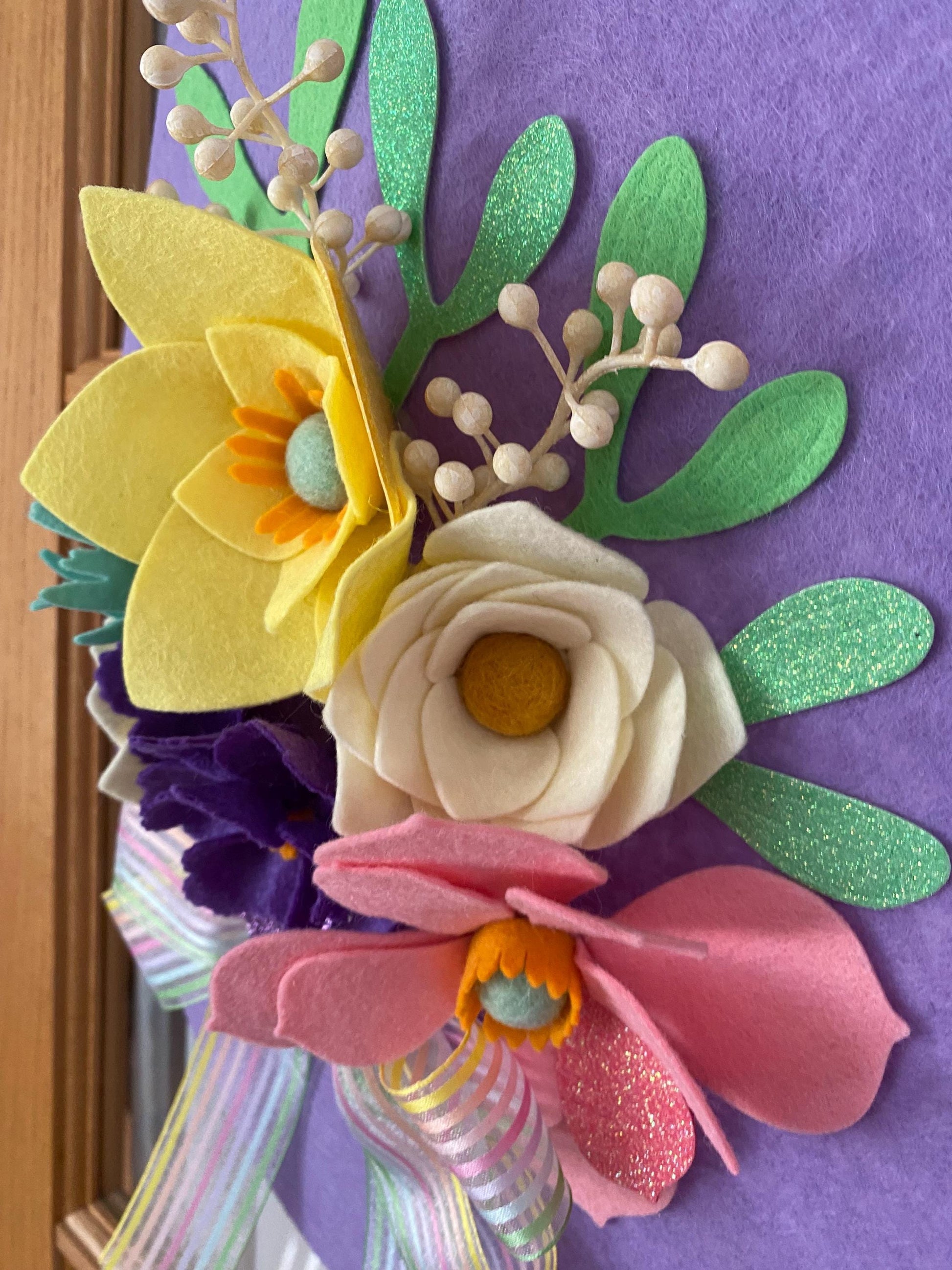 Felt Flower Egg Door Hanger, Easter Egg Wall Hanging with Bow and Florals for Spring Home Decoration