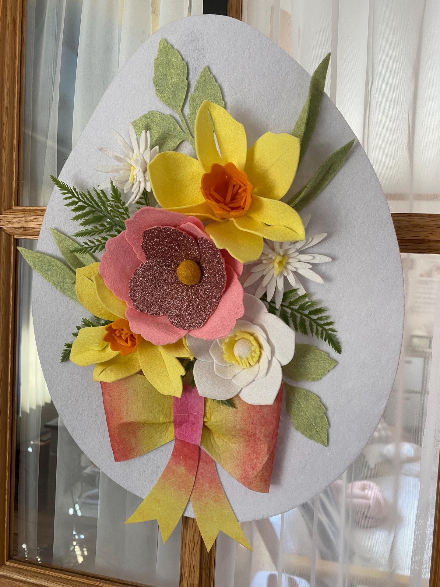 Felt Flower Egg Door Hanger, Easter Egg Wall Hanging with Bow and Florals for Spring Home Decoration