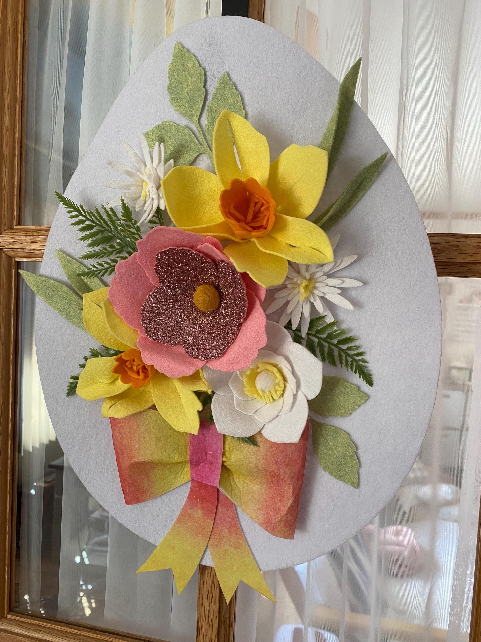 Felt Flower Egg Door Hanger, Easter Egg Wall Hanging with Bow and Florals for Spring Home Decoration