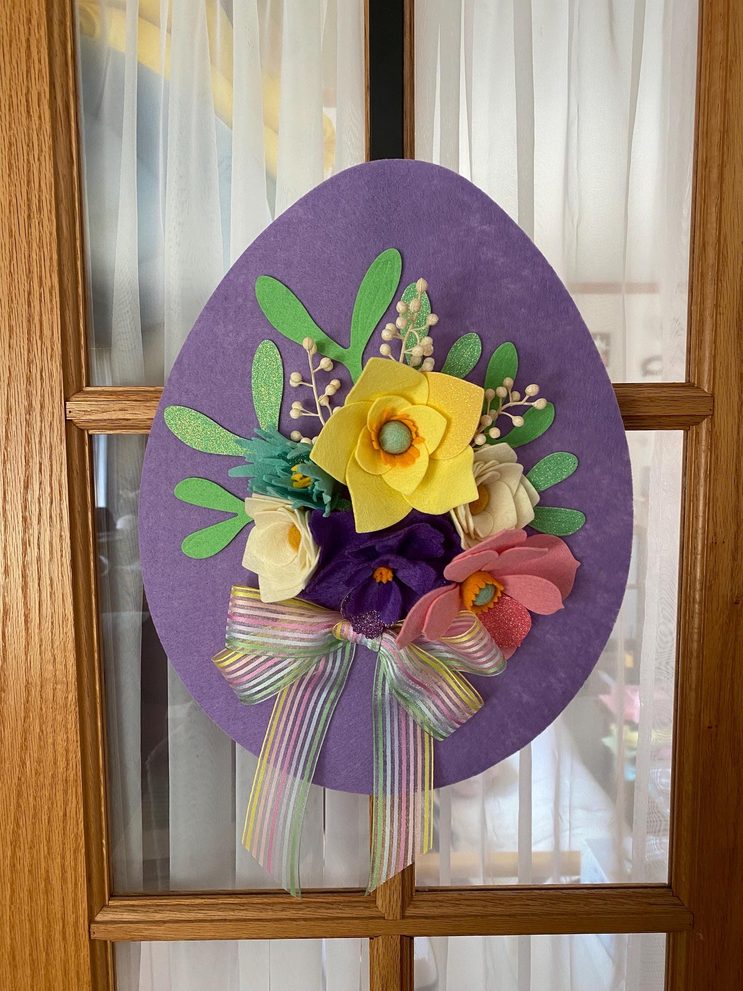Felt Flower Egg Door Hanger, Easter Egg Wall Hanging with Bow and Florals for Spring Home Decoration