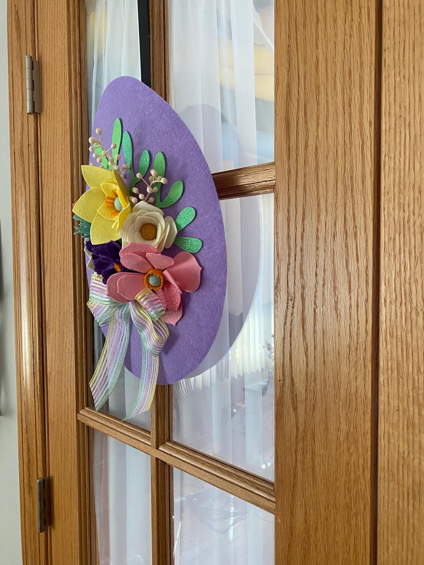 Felt Flower Egg Door Hanger, Easter Egg Wall Hanging with Bow and Florals for Spring Home Decoration