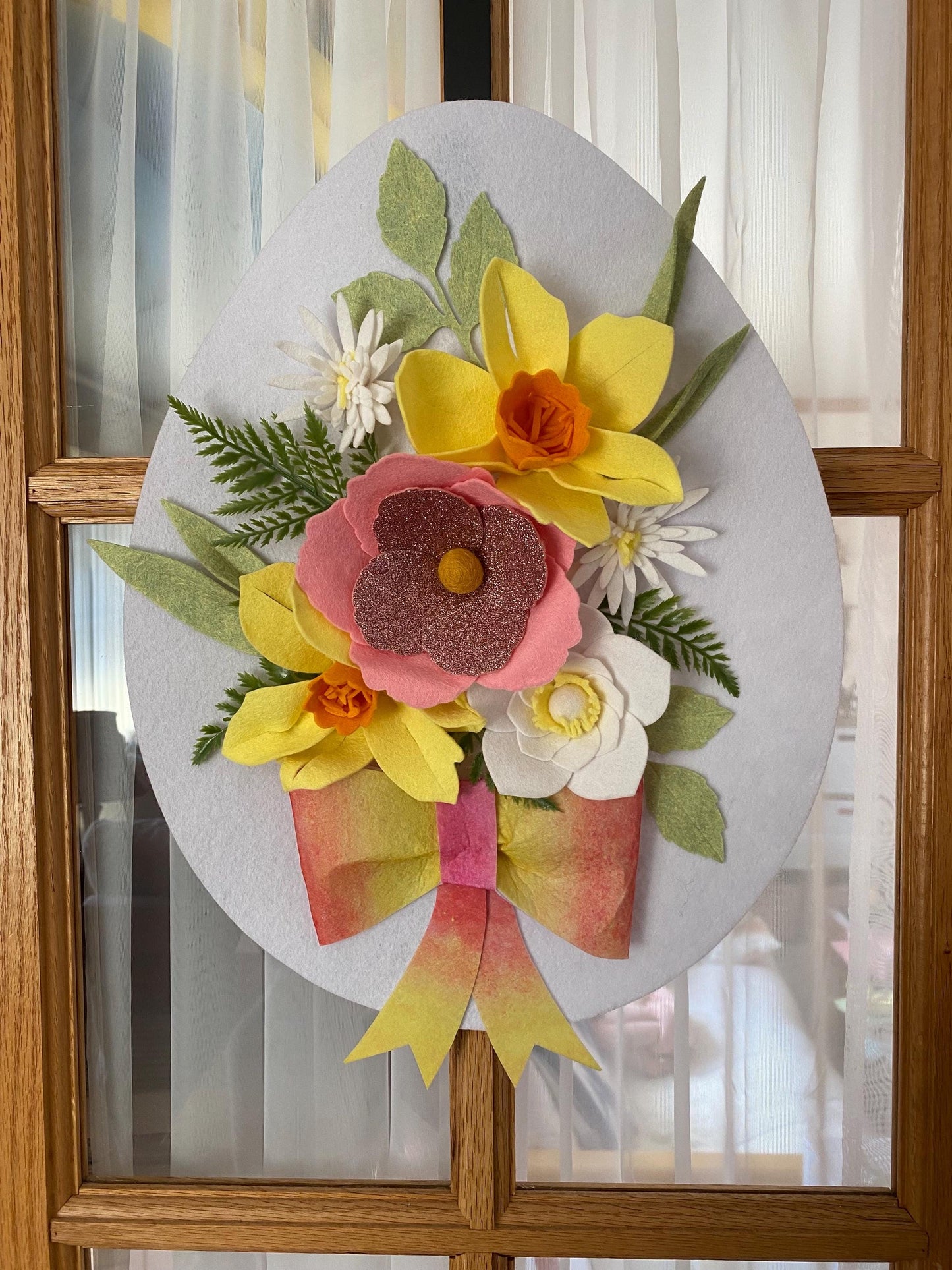 Felt Flower Egg Door Hanger, Easter Egg Wall Hanging with Bow and Florals for Spring Home Decoration