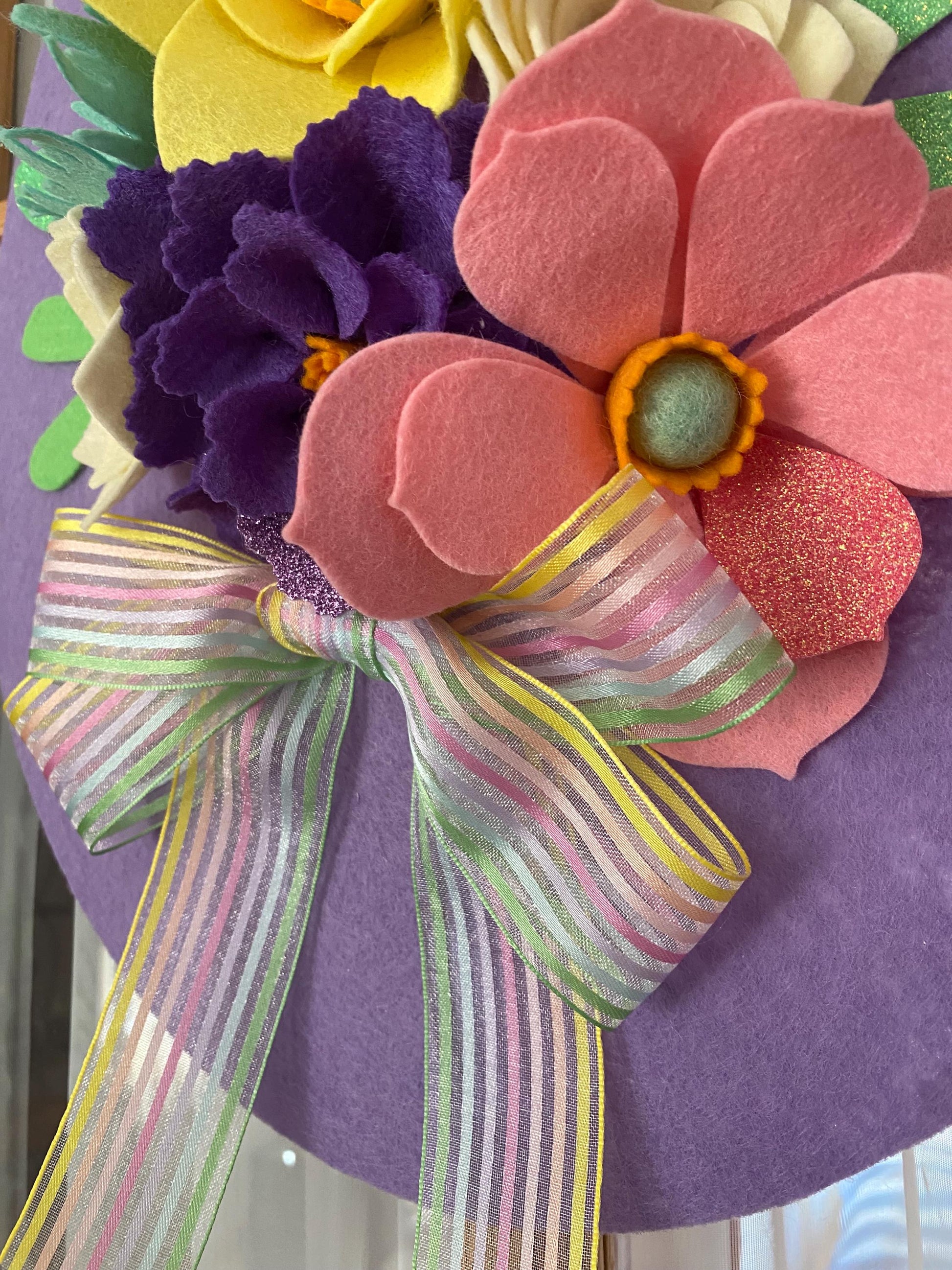 Felt Flower Egg Door Hanger, Easter Egg Wall Hanging with Bow and Florals for Spring Home Decoration