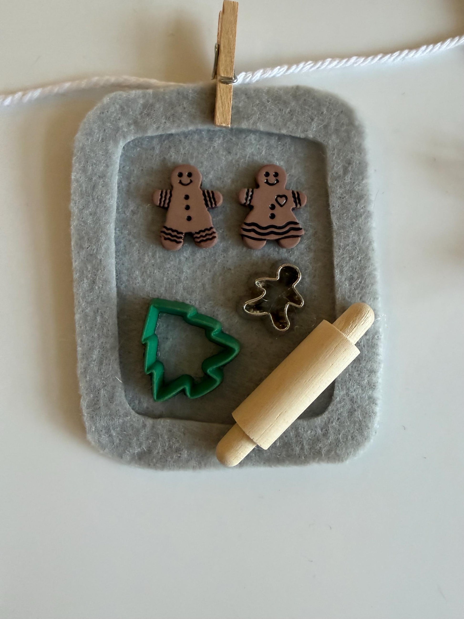 Christmas Gingerbread Baking Miniature Clothesline Decoration