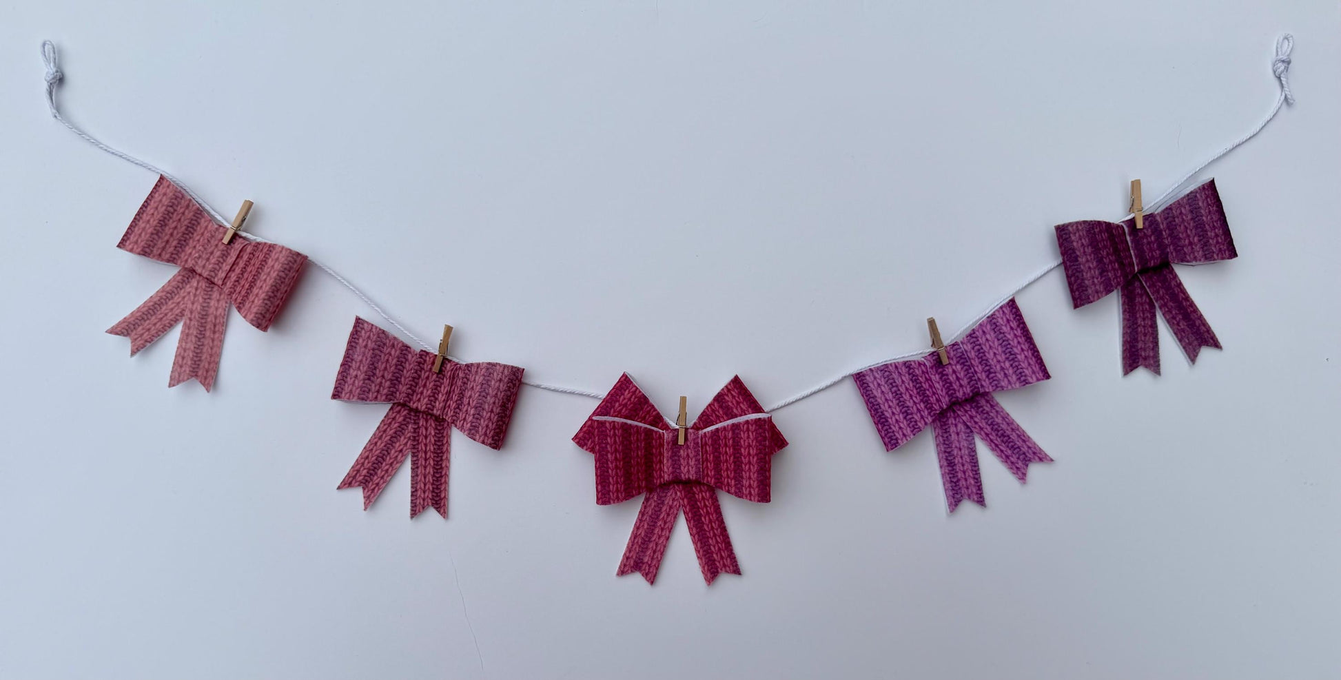 Pink Bow Banner, Felt Bow Garland, Faux Sweater Printed Bow Bunting, Wall Hanging Decoration for February and Valentine’s Day