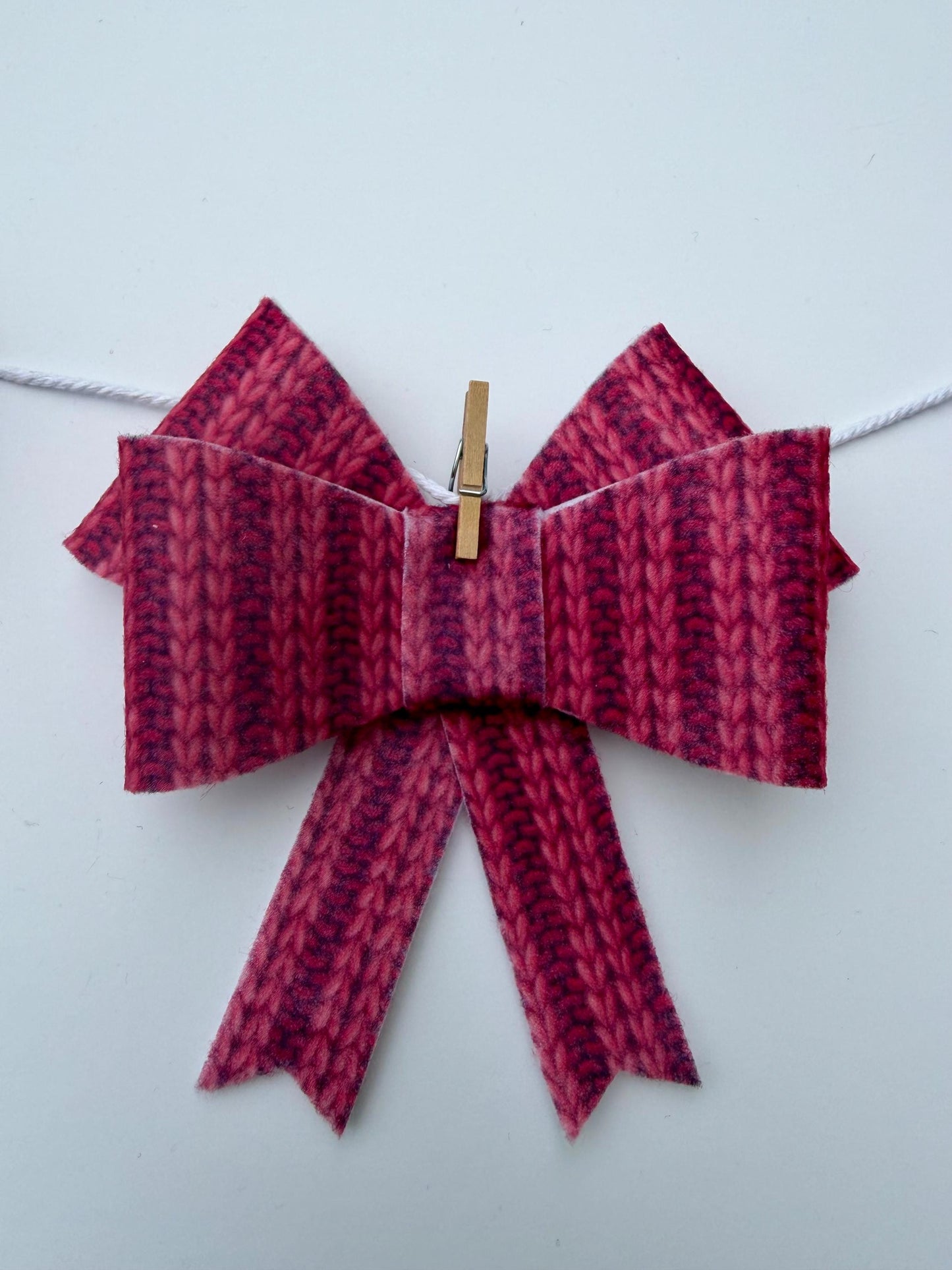 Pink Bow Banner, Felt Bow Garland, Faux Sweater Printed Bow Bunting, Wall Hanging Decoration for February and Valentine’s Day
