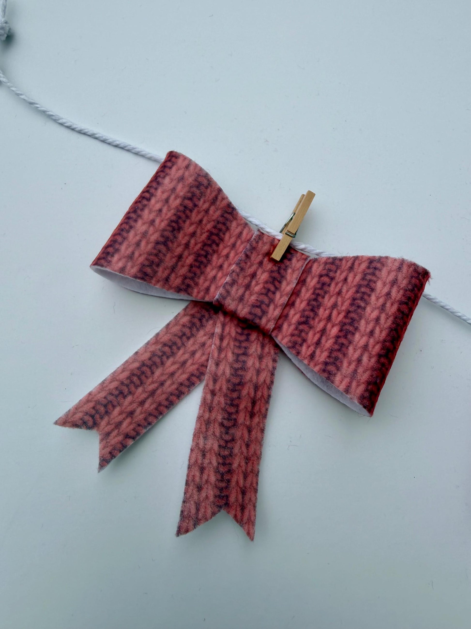 Pink Bow Banner, Felt Bow Garland, Faux Sweater Printed Bow Bunting, Wall Hanging Decoration for February and Valentine’s Day