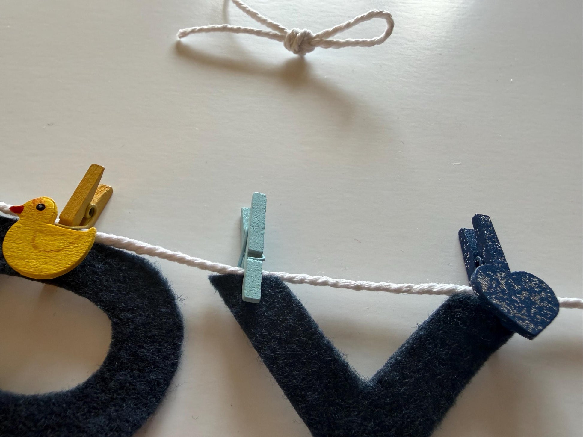 Happy Everything Banner Clothesline Garland for Holidays and Home Decoration