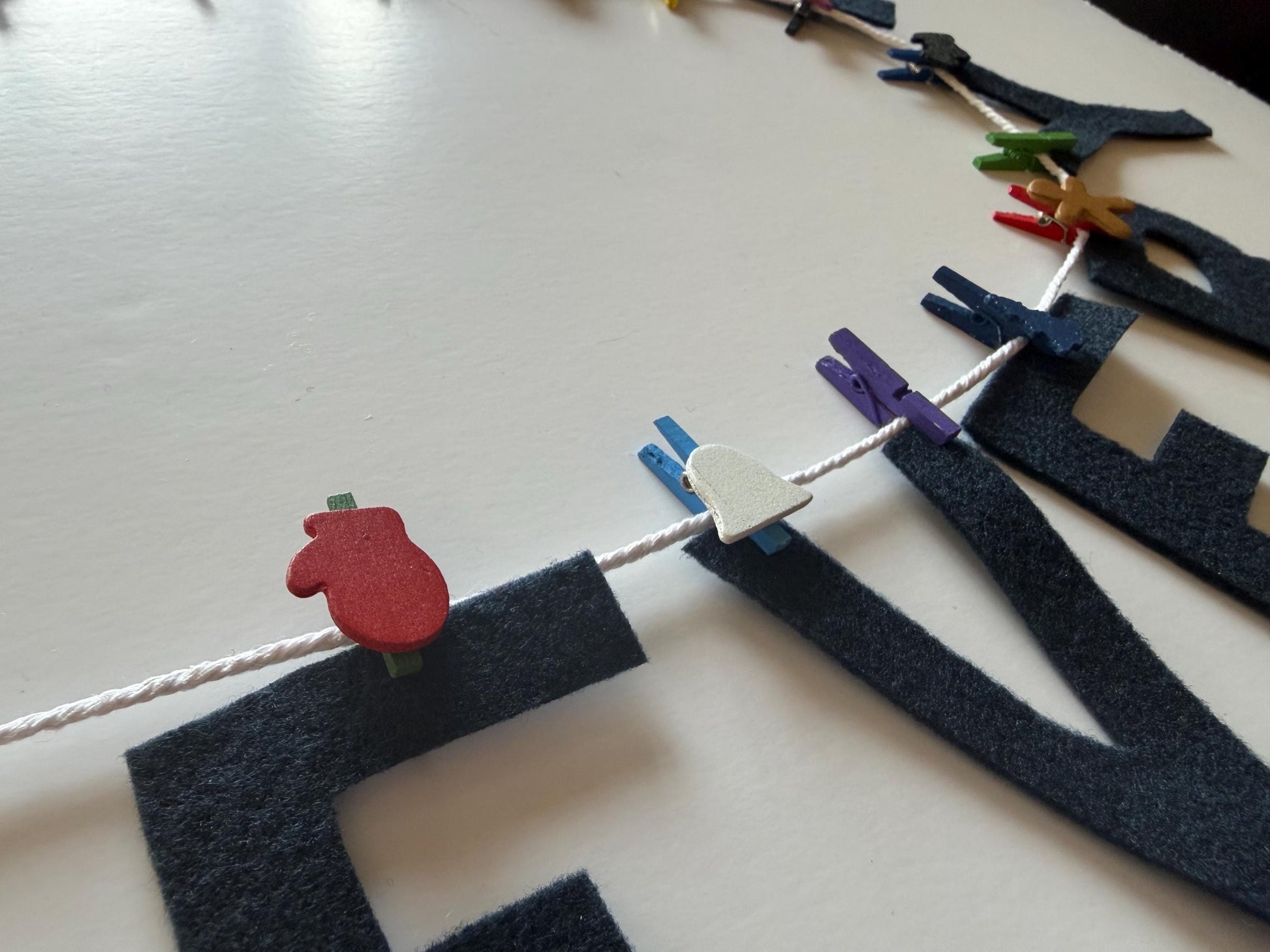 Happy Everything Banner Clothesline Garland for Holidays and Home Decoration