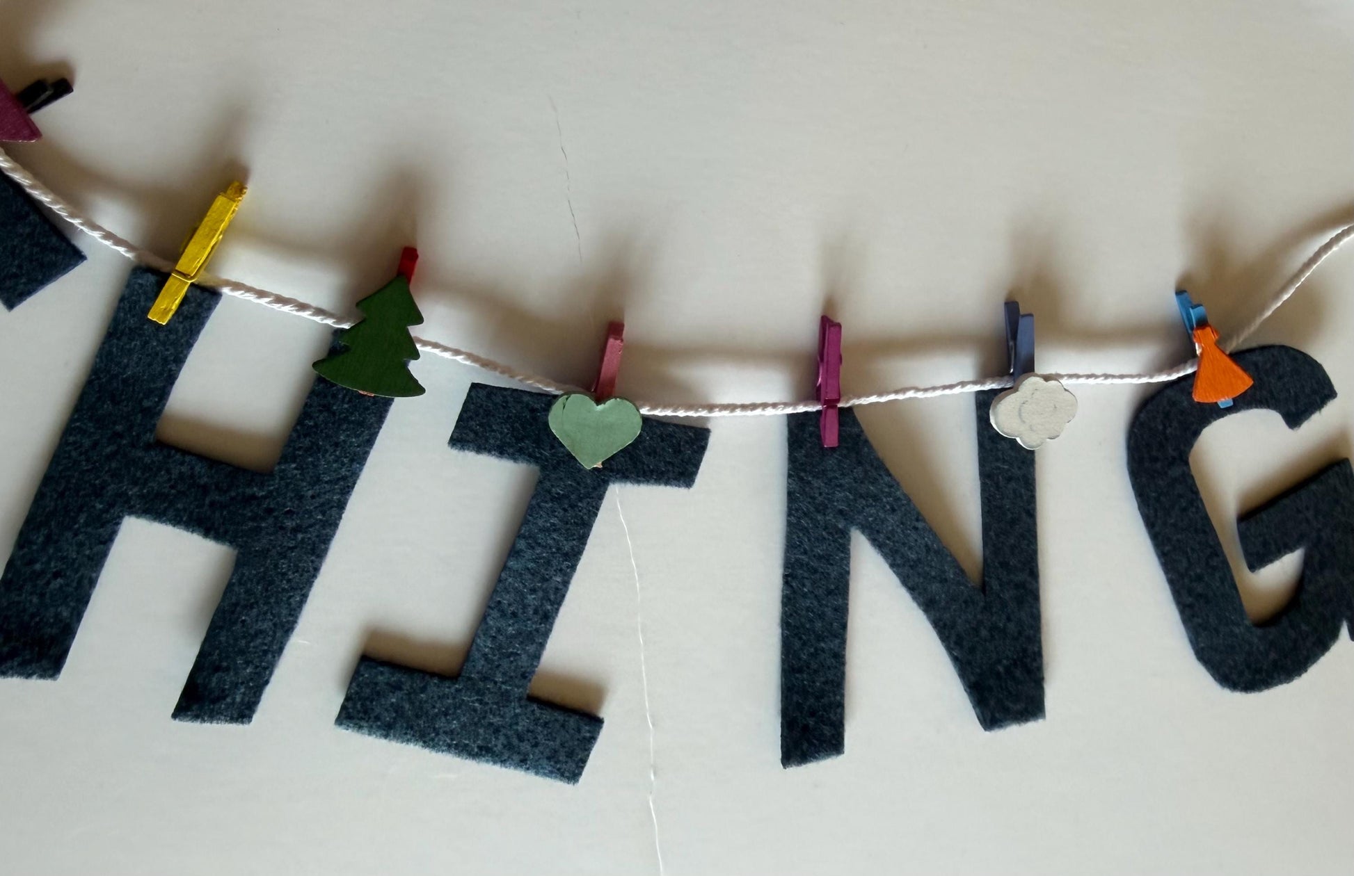 Happy Everything Banner Clothesline Garland for Holidays and Home Decoration