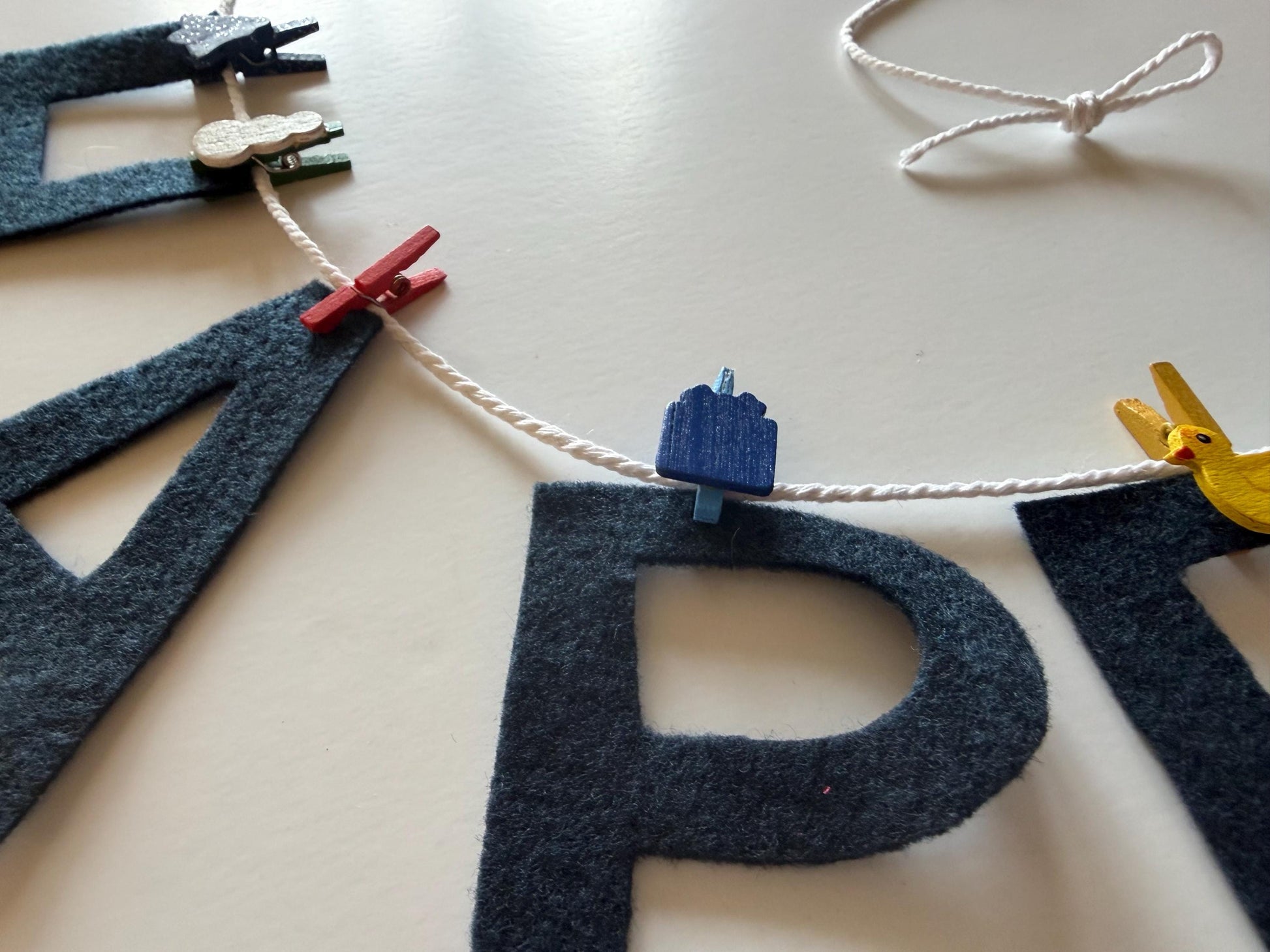 Happy Everything Banner Clothesline Garland for Holidays and Home Decoration