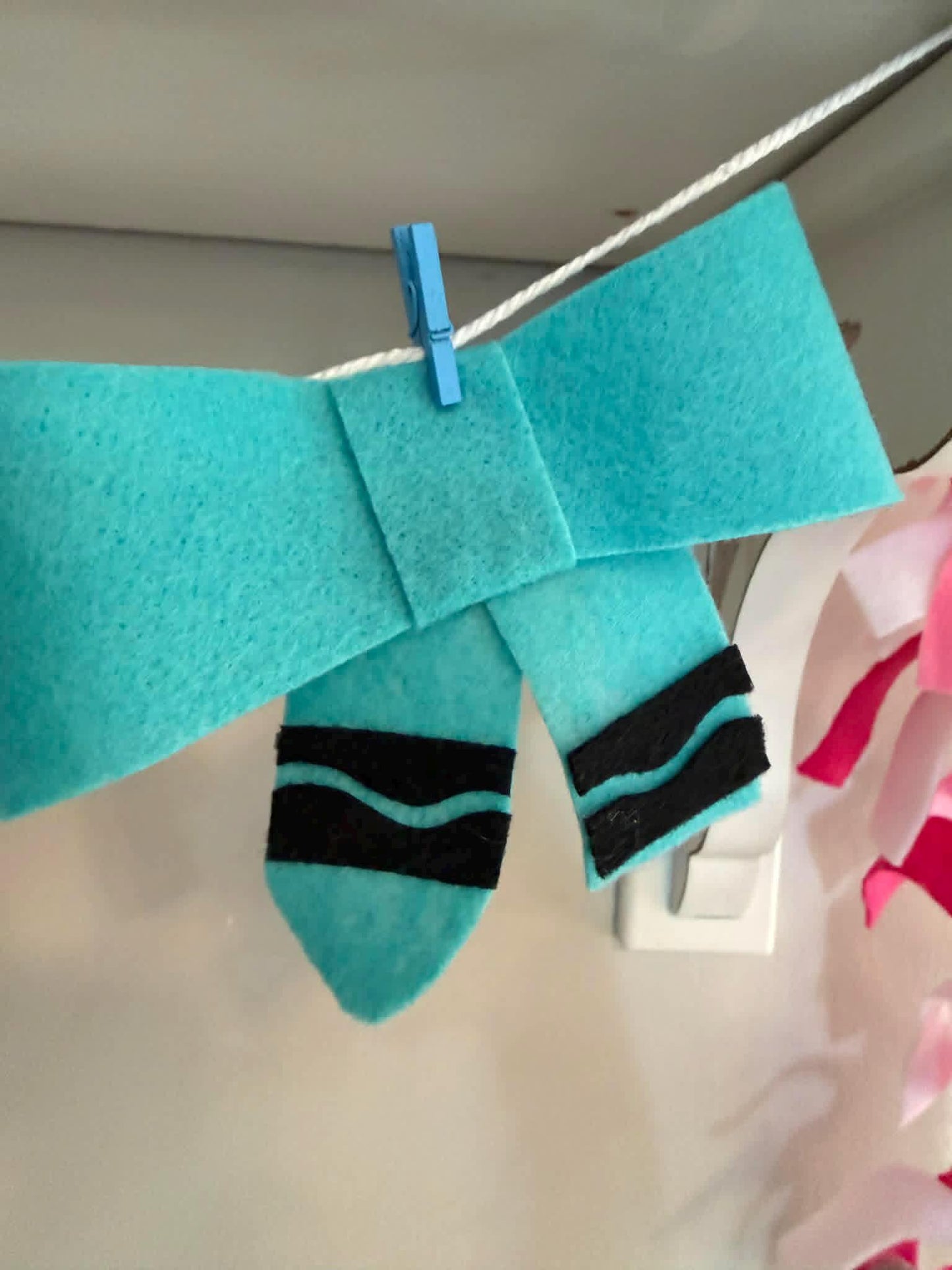 Crayon Bow Felt Garland, Pastel Classroom Banner, Art Bunting, Teacher Bulletin Board Wall Hanging Decoration