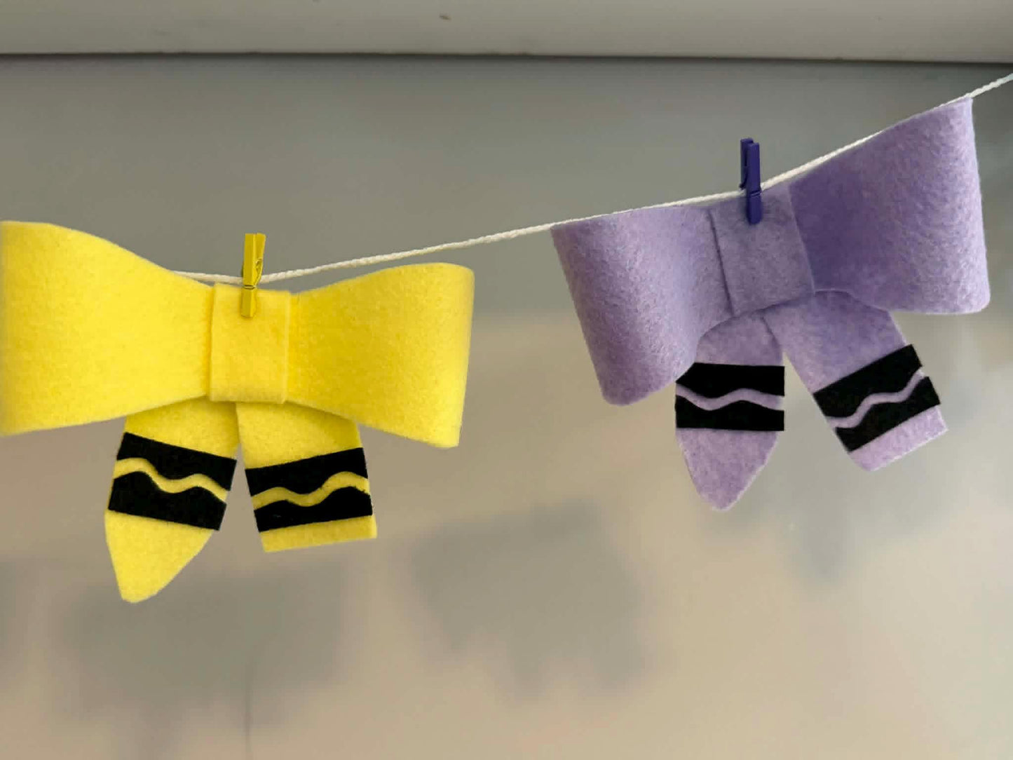 Crayon Bow Felt Garland, Pastel Classroom Banner, Art Bunting, Teacher Bulletin Board Wall Hanging Decoration