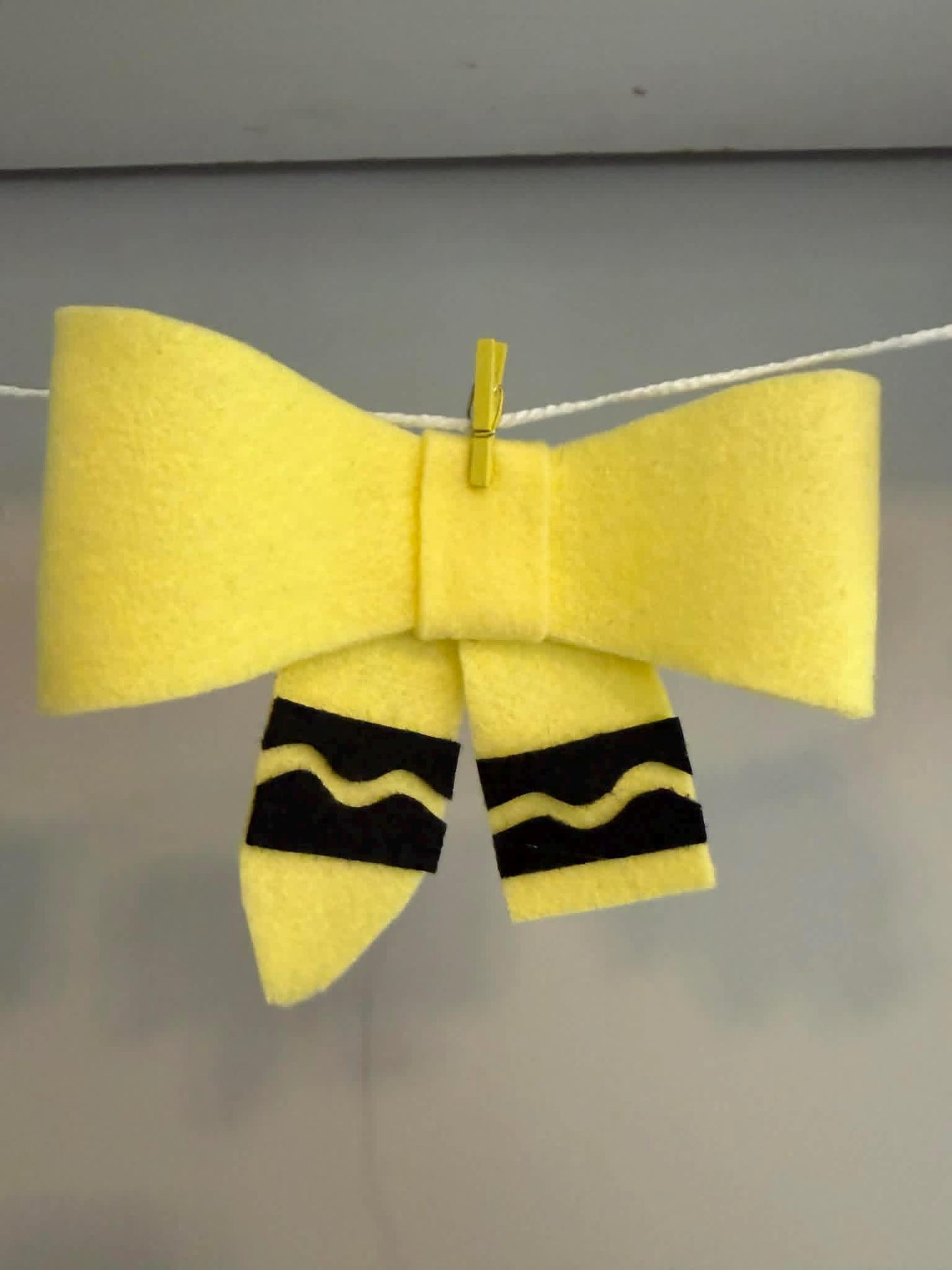 Crayon Bow Felt Garland, Pastel Classroom Banner, Art Bunting, Teacher Bulletin Board Wall Hanging Decoration