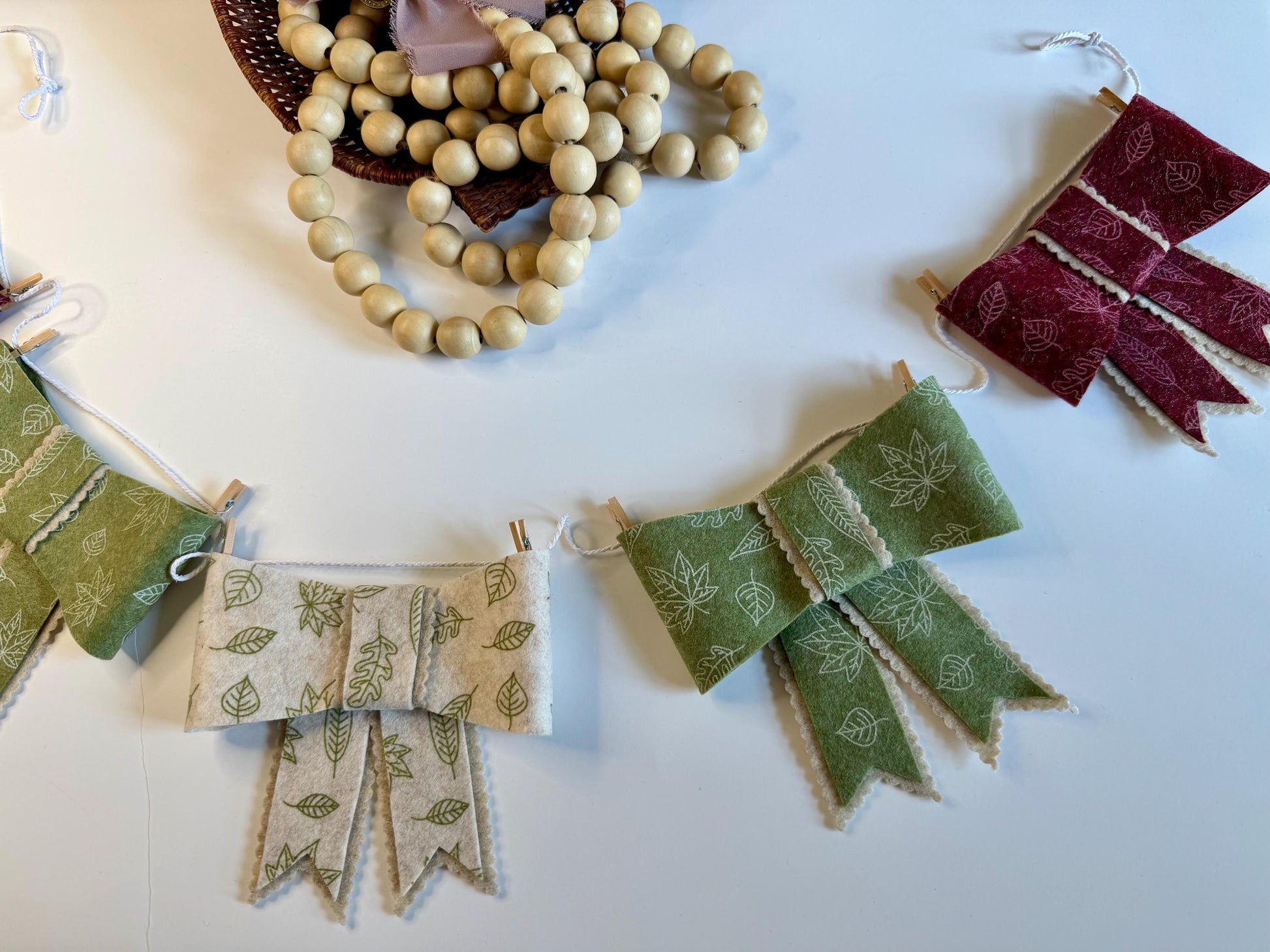 Fall Bow Felt Garland, Autumn Banner, Leaf Bow Bunting, Seasonal Wall Hanging or Fireplace Mantel Decoration