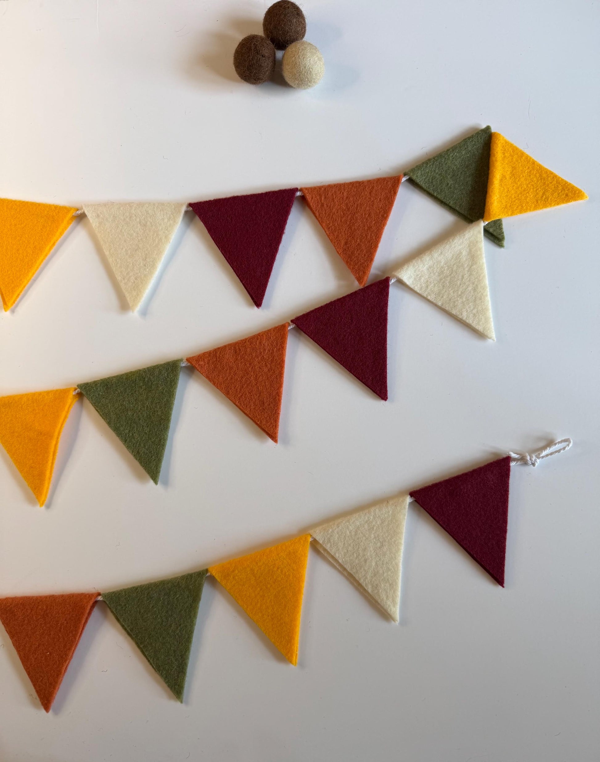 Fall Triangle Bunting, Autumn Colors Seasonal Flag Garland, Thanksgiving Banner, 6 feet long Felt Mantel Swag