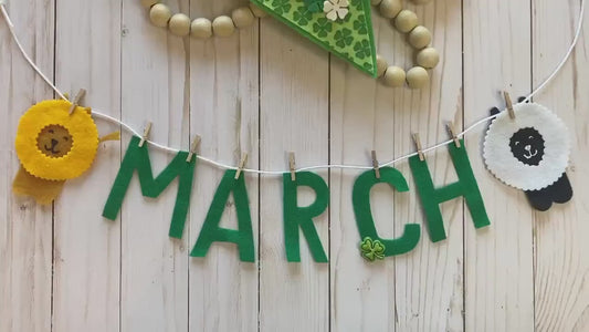 March Monthly Banner, Lion & Lamb Garland, Bulletin Board Decoration