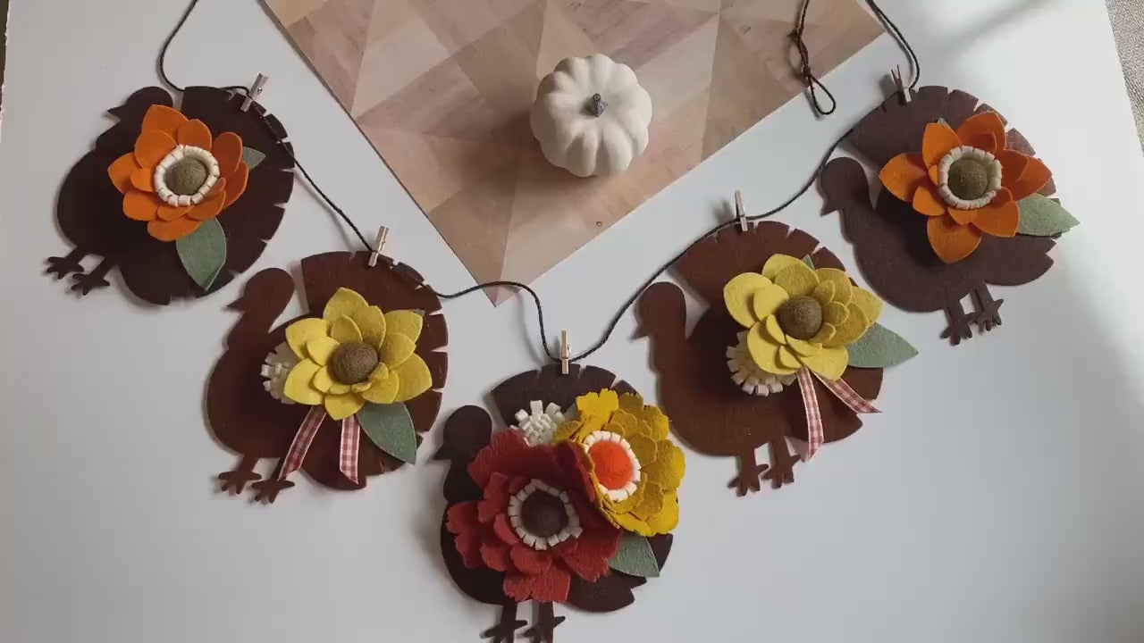 Turkey Banner Thanksgiving Garland with Fall Felt Flowers Decoration Autumn Wall Hanging for November