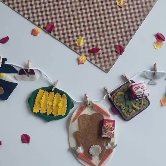 Thanksgiving Meal Miniature Felt Banner, Friendsgiving Garland, Dinner Bunting, Wall Hanging Decoration for November, Hostess Gift