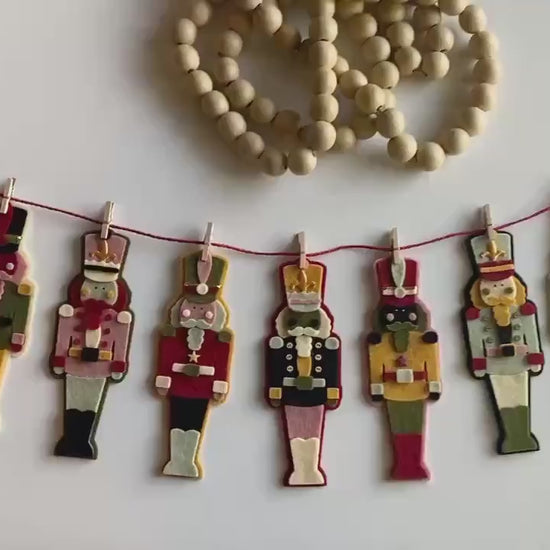 Nutcracker Christmas Banner, The Nutcracker Ballet Garland, Wooden Toy Soldier Bunting, December Holiday Decoration, Fireplace Mantel Swag