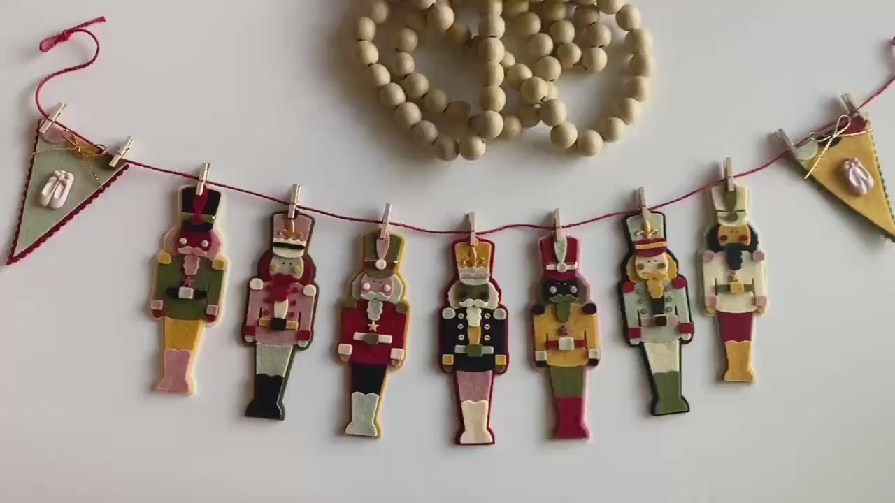 Nutcracker Christmas Banner, The Nutcracker Ballet Garland, Wooden Toy Soldier Bunting, December Holiday Decoration, Fireplace Mantel Swag