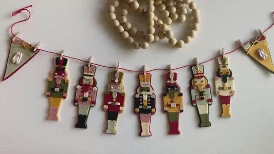 Nutcracker Christmas Banner, The Nutcracker Ballet Garland, Wooden Toy Soldier Bunting, December Holiday Decoration, Fireplace Mantel Swag