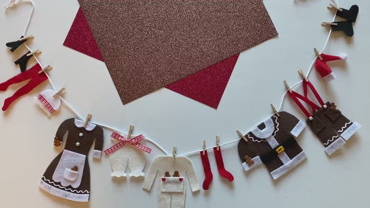 Mr. & Mrs. Claus Laundry Line, Gingerbread Outfits Clothesline Banner, Miniature Felt Garland, Christmas Bunting, Wall Hanging Decoration