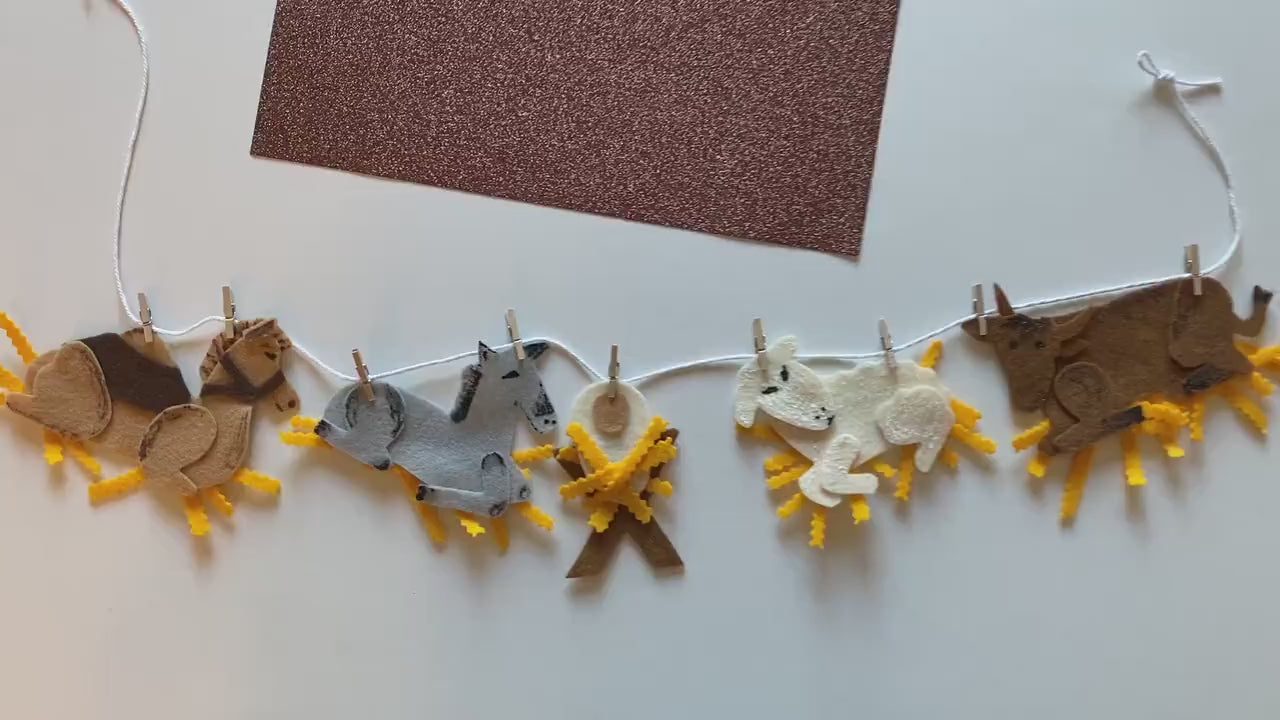 Nativity Animals Felt Banner, Christmas Garland, Baby Jesus in a Manger Bunting for Home Decoration