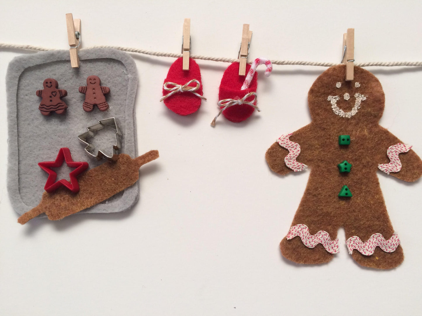Christmas Gingerbread Baking Miniature Clothesline Decoration