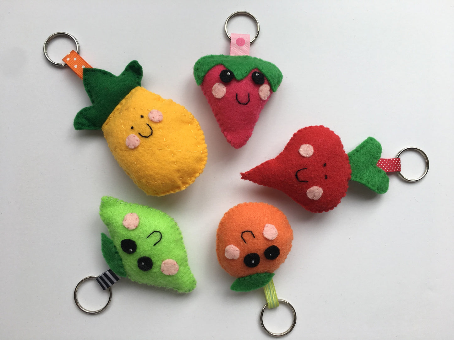 Happy Orange Felt Keychain Kawaii Keychains Backpack Accessory Keychains for Kids Large Keychains Happy Peach Keychain Clementine Fruit