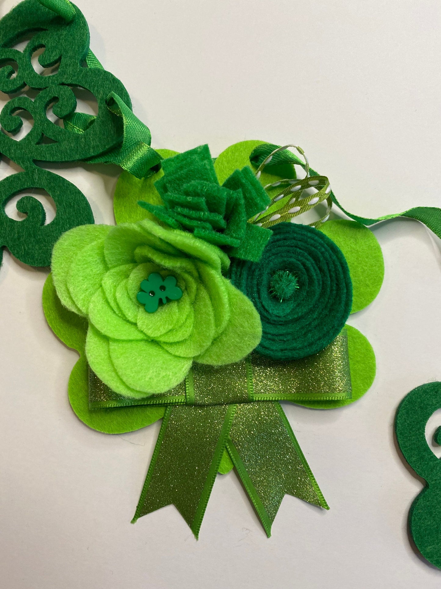 Shamrock Clover St. Patrick’s Day Banner with Felt Flowers and Ladybug Bunting Wall Hanging Decoration