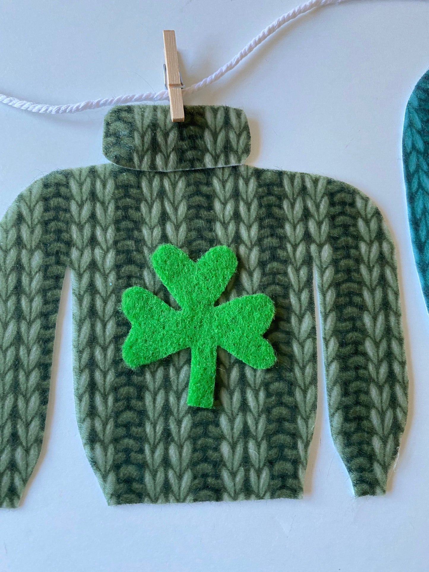 Miniature Felt St. Patrick’s Day Ugly Sweater Clothesline, Faux Knit Banner, St. Paddy’s Day Bunting Garland Wall Hanging for Decoration