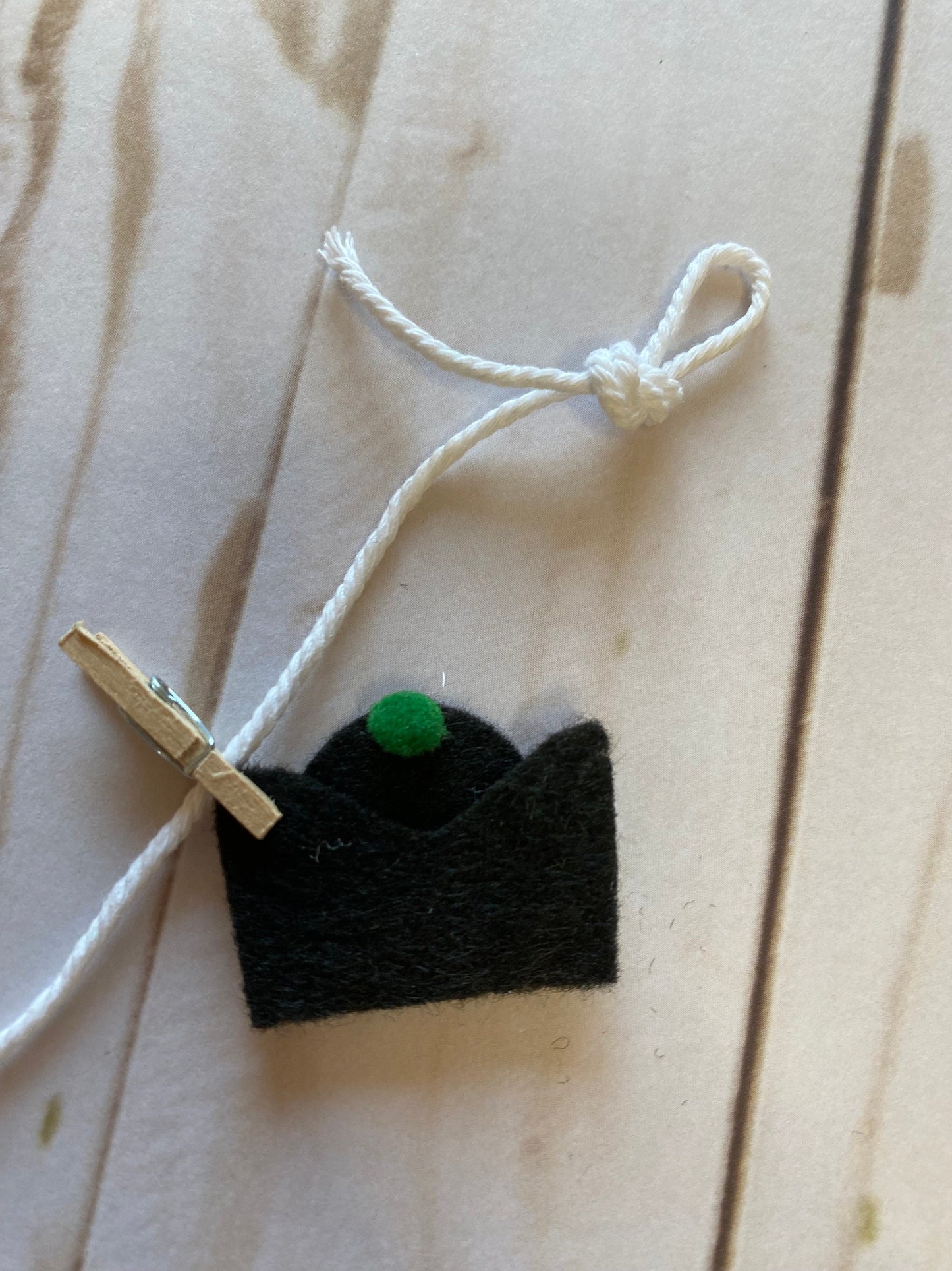 Scottish Bagpiper’s Clothesline Banner, Irish Kilt Miniature Felt Garland, Wall Hanging Decoration for St. Patrick’s Day