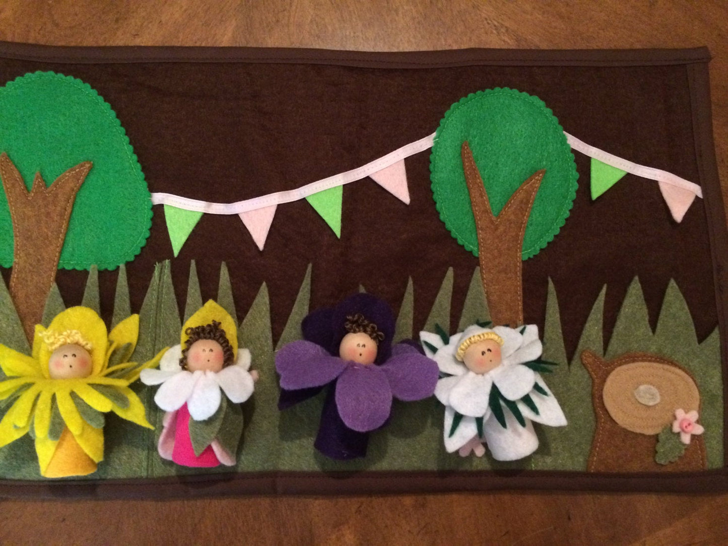Felt Woodland Flower Fairies Playmat: Includes 4 Flower Fairy Peg Dolls